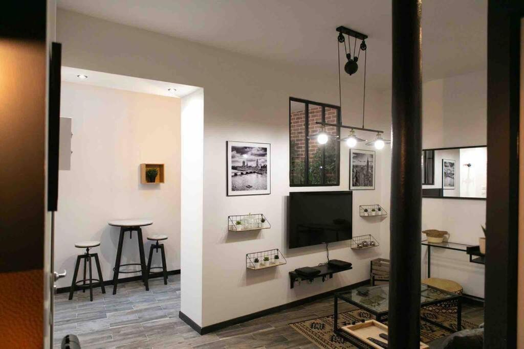 올리언스 Loft De Courcaille - Balneo - Free Parking - Wifi 아파트 외부 사진